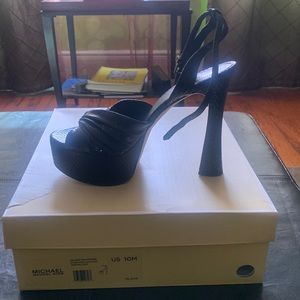 Michael Kors Selena snakeskin platform in black size 10